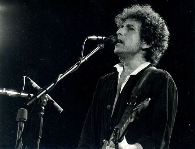 BOB DYLAN